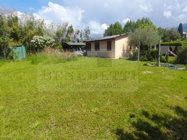 casa indipendente in vendita a Pietrasanta in zona Africa