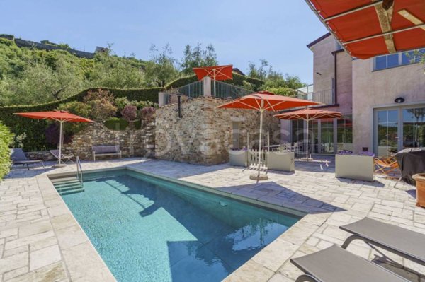 casa indipendente in vendita a Pietrasanta in zona Capezzano Monte