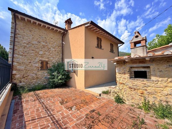 casa indipendente in vendita a Pietrasanta