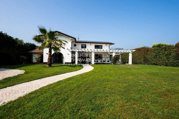 casa indipendente in vendita a Pietrasanta