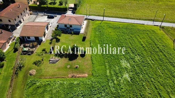casa indipendente in vendita a Pietrasanta in zona Capezzano Monte