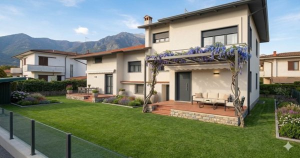 casa indipendente in vendita a Pietrasanta