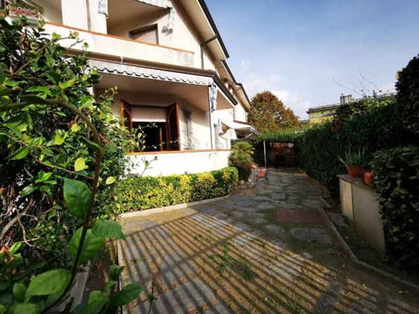 casa indipendente in vendita a Pietrasanta in zona Marina di Pietrasanta