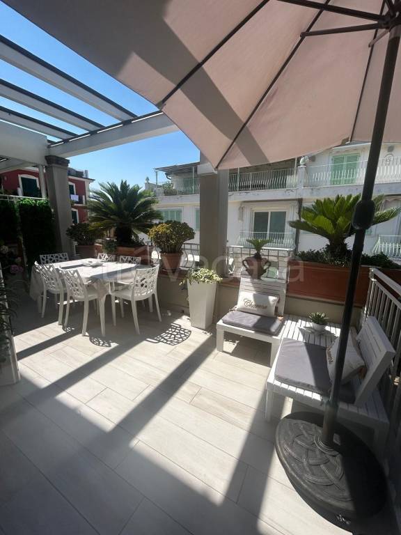 appartamento in vendita a Pietrasanta in zona Vignone