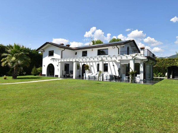 casa indipendente in vendita a Pietrasanta