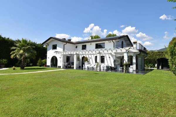 casa indipendente in vendita a Pietrasanta