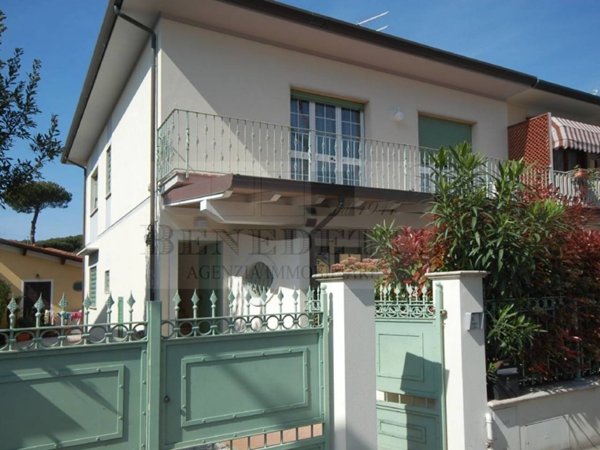 appartamento in vendita a Pietrasanta in zona Tonfano