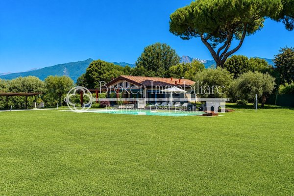 casa indipendente in vendita a Pietrasanta