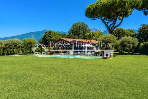 casa indipendente in vendita a Pietrasanta