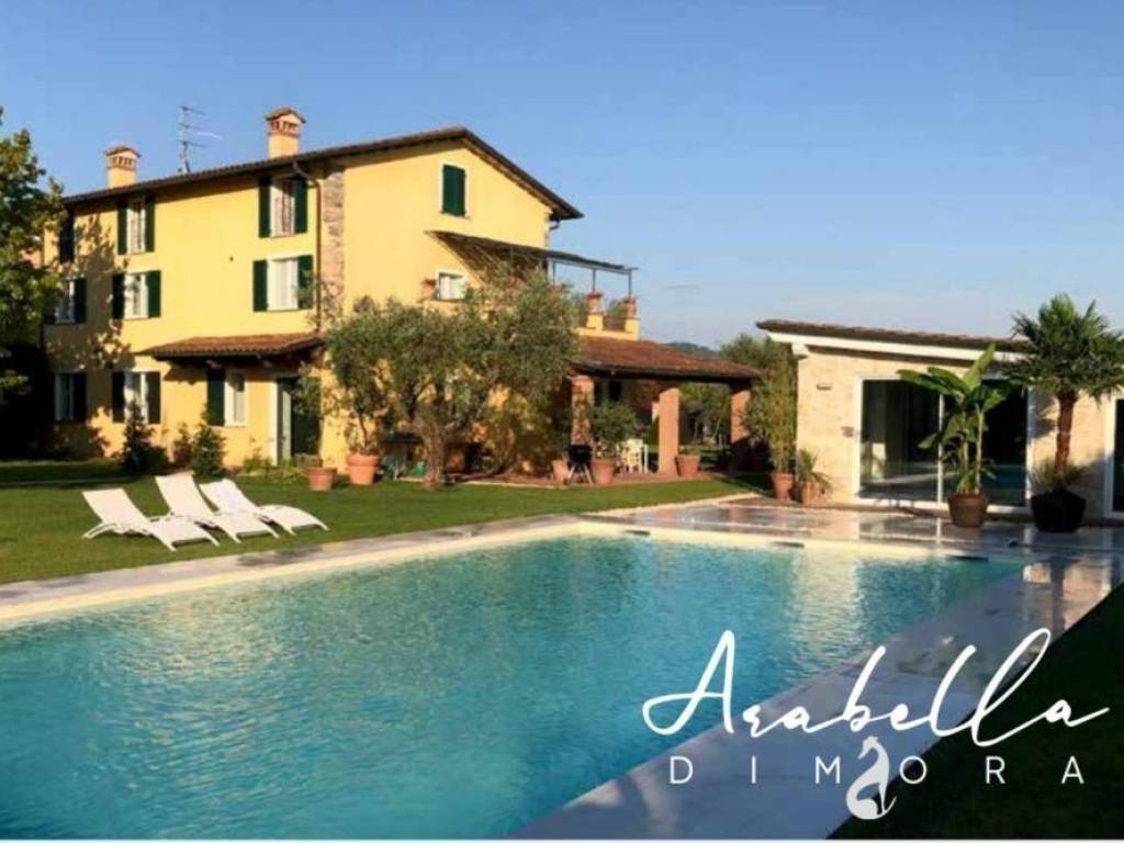 casa indipendente in vendita a Pietrasanta