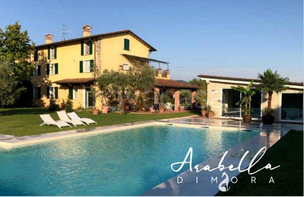 casa indipendente in vendita a Pietrasanta