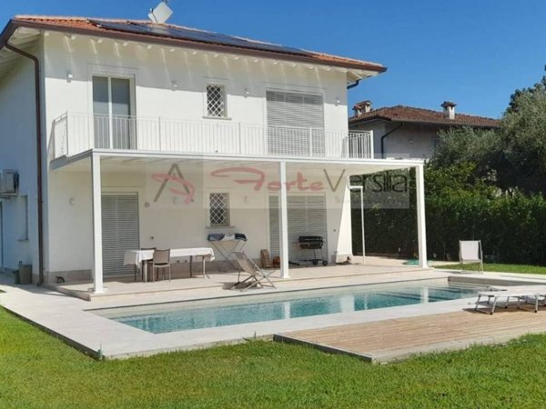 casa indipendente in vendita a Pietrasanta