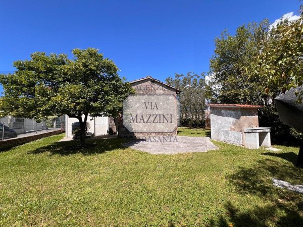 appartamento in vendita a Pietrasanta in zona Capezzano Monte