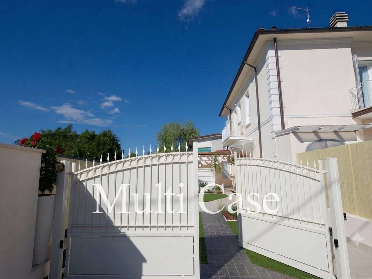 casa indipendente in vendita a Pietrasanta in zona Marina di Pietrasanta