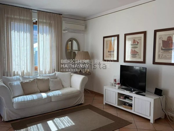 casa indipendente in vendita a Pietrasanta in zona Tonfano