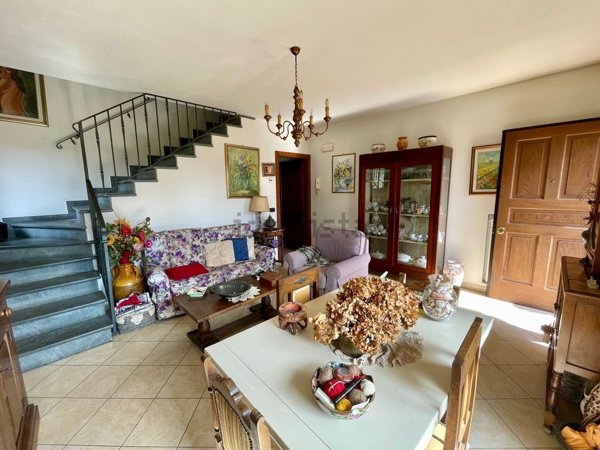 casa indipendente in vendita a Pietrasanta in zona Fiumetto