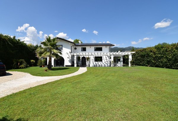 casa indipendente in vendita a Pietrasanta