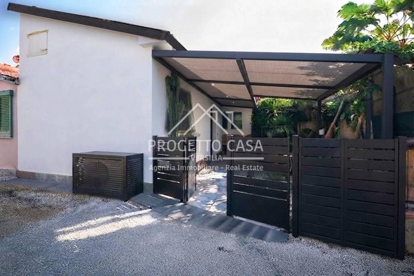 casa indipendente in vendita a Pietrasanta in zona Marina di Pietrasanta