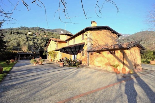 casale in vendita a Pietrasanta