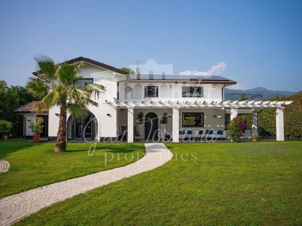 casa indipendente in vendita a Pietrasanta in zona Africa