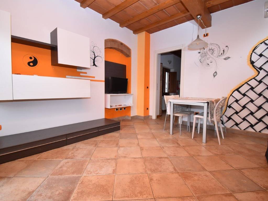 appartamento in vendita a Pietrasanta in zona Osterietta