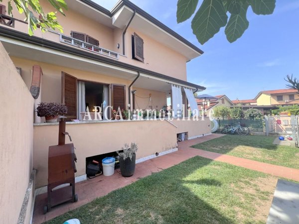 casa indipendente in vendita a Pietrasanta