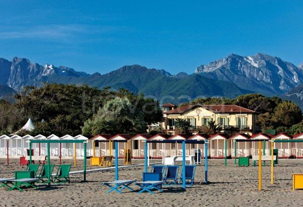 casa indipendente in vendita a Pietrasanta in zona Vignone
