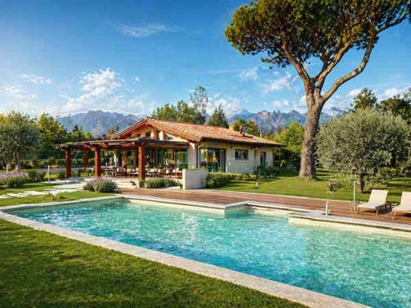 casa indipendente in vendita a Pietrasanta in zona Crociale
