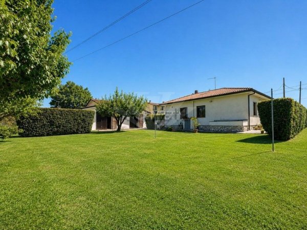casa indipendente in vendita a Pietrasanta