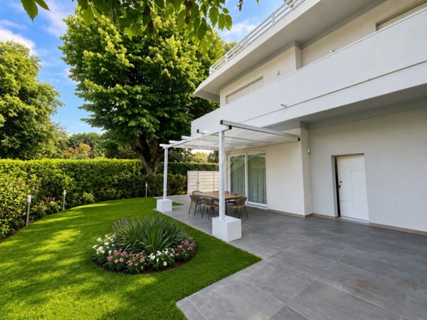 casa indipendente in vendita a Pietrasanta in zona Vignone