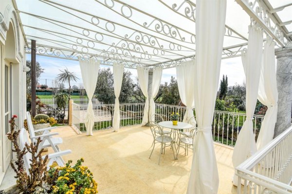 casa indipendente in vendita a Pietrasanta in zona Crociale
