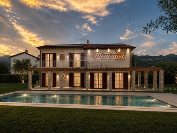 casa indipendente in vendita a Pietrasanta