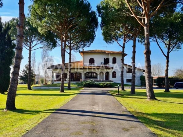 casa indipendente in vendita a Pietrasanta in zona Capezzano Monte