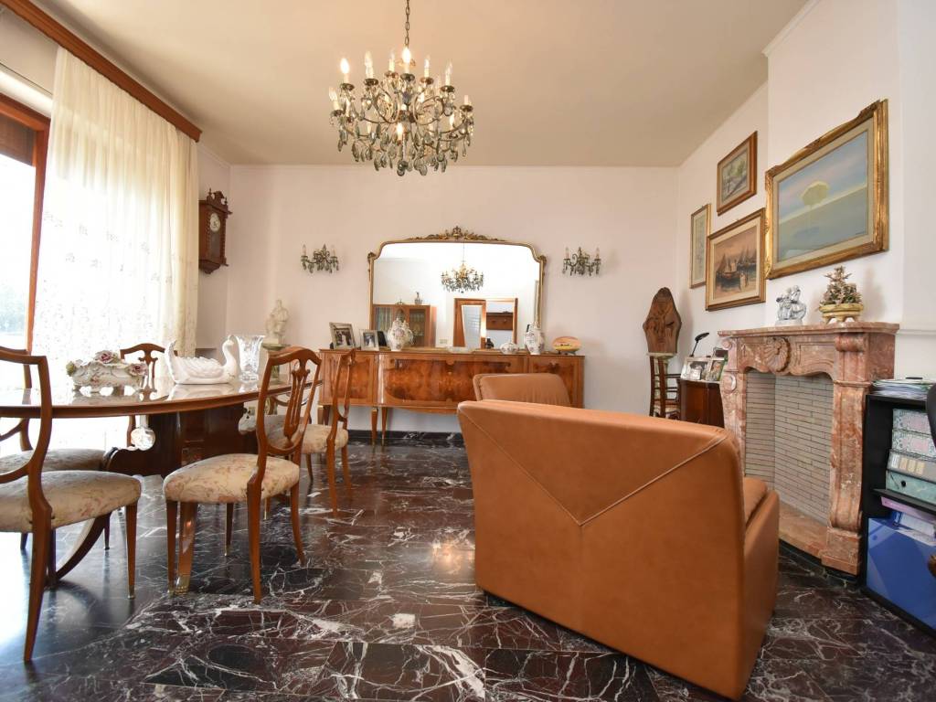 appartamento in vendita a Pietrasanta in zona Vallecchia