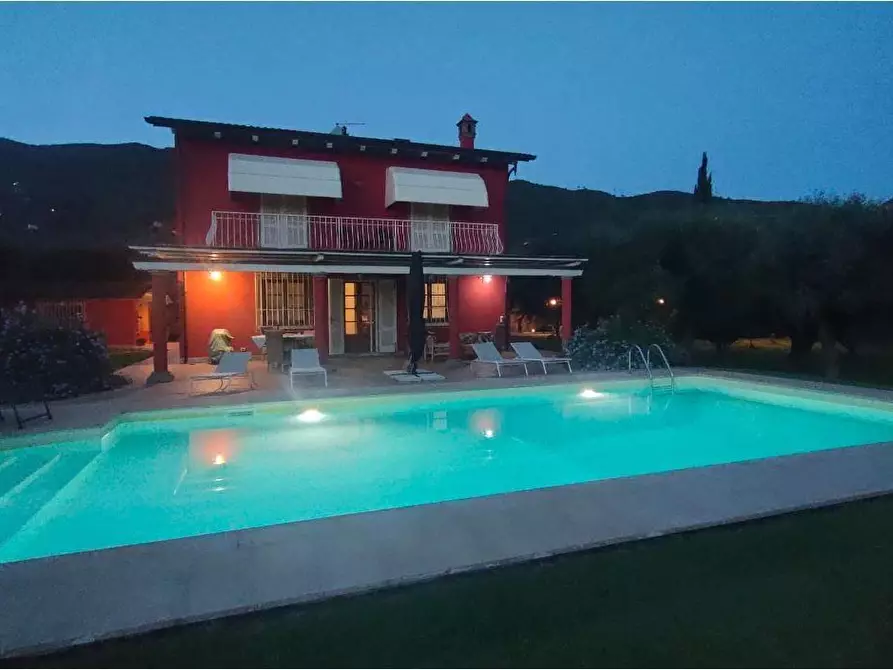 casa indipendente in vendita a Pietrasanta in zona Strettoia