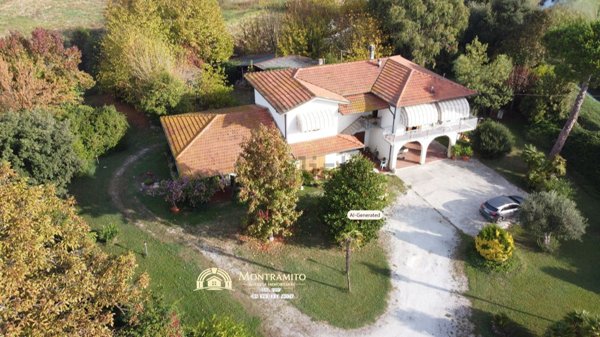 casa indipendente in vendita a Pietrasanta