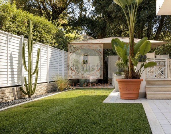 casa indipendente in vendita a Pietrasanta in zona Tonfano