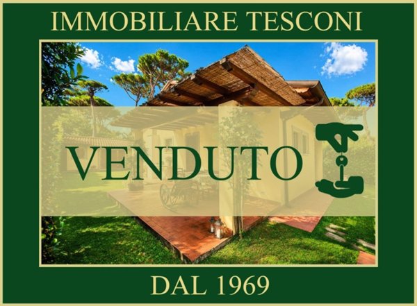 casa indipendente in vendita a Pietrasanta in zona Tonfano