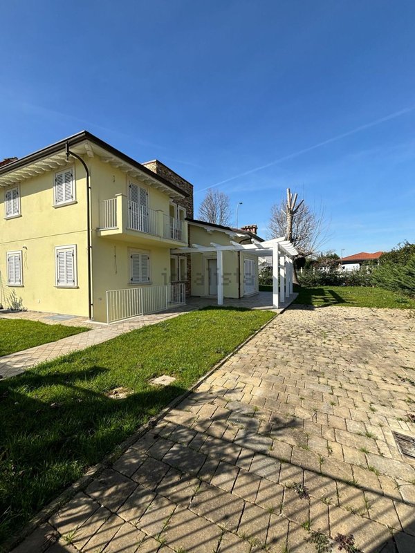 casa indipendente in vendita a Pietrasanta