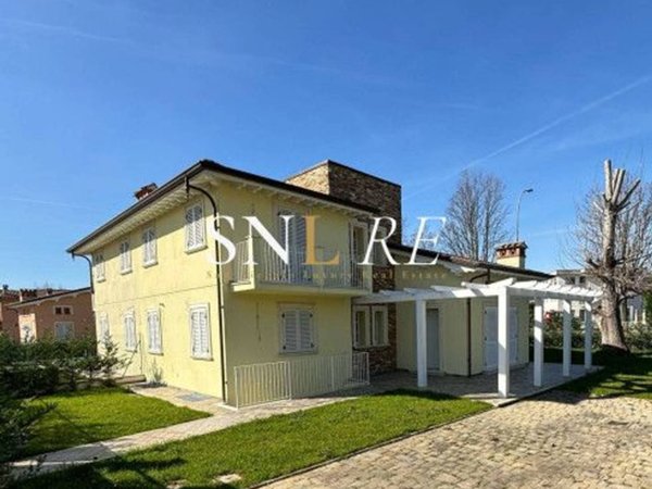 casa indipendente in vendita a Pietrasanta