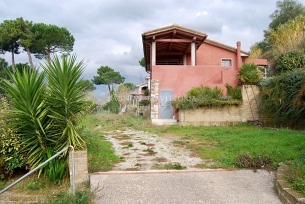 casa indipendente in vendita a Pietrasanta