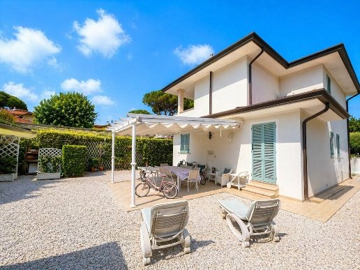 casa indipendente in vendita a Pietrasanta in zona Vignone