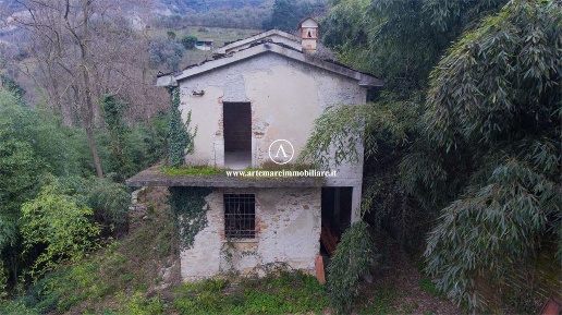 casa indipendente in vendita a Pietrasanta in zona Solaio