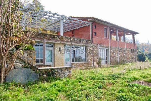 casa indipendente in vendita a Pietrasanta