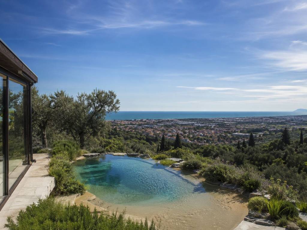 casa indipendente in vendita a Pietrasanta in zona Capezzano Monte