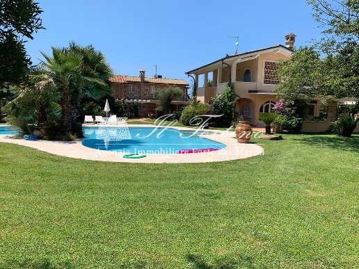 casa indipendente in vendita a Pietrasanta