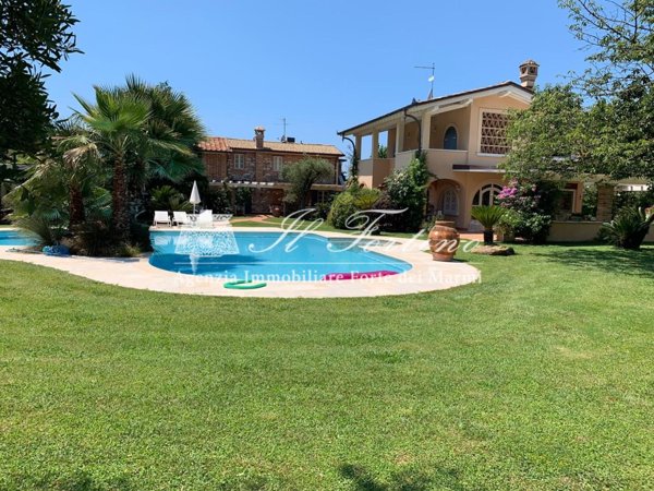 casa indipendente in vendita a Pietrasanta
