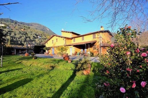 casa indipendente in vendita a Pietrasanta