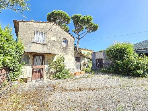 casa indipendente in vendita a Pietrasanta in zona Capezzano Monte