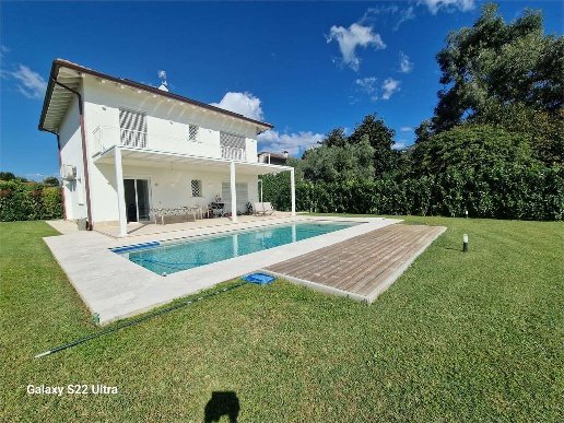 casa indipendente in vendita a Pietrasanta